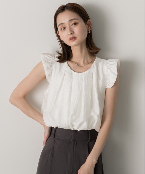 ad thie(アドティエ)の「袖フリル タックブラウス(シャツ/ブラウス・レディース・ブラック/ライトブルー/オフホワイト/ナチュラル・FREE)」の11枚目の写真