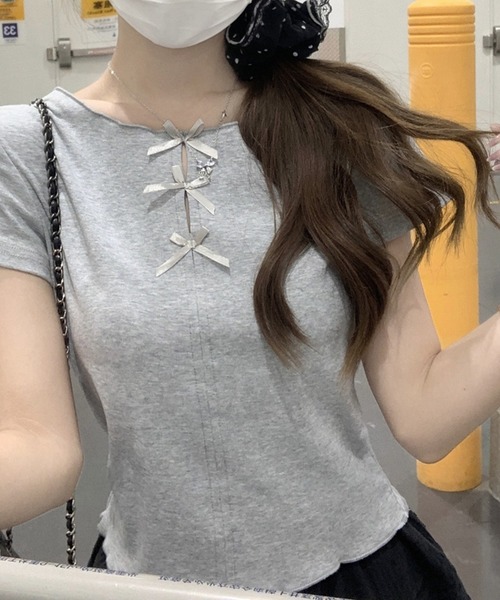 leune（ルネ）の「トリプルミニリボントップス/リボン付フロントスリットTシャツ（Tシャツ/カットソー・レディース・オフホワイト/グレー/ブラック・FREE）」の8枚目の写真