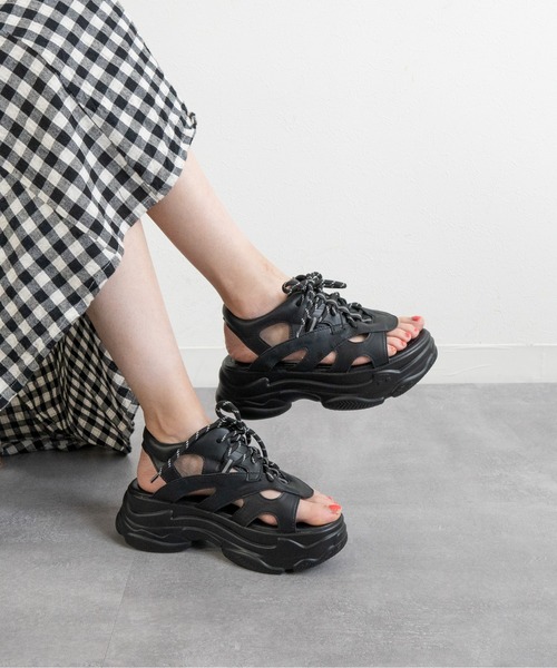 Fabby fabby（ファビィーファビィー）の「厚底カットワークスポーツサンダル（サンダル・レディース・ブラック/オフホワイト・SMALL/MEDIUM/LARGE）」の8枚目の写真