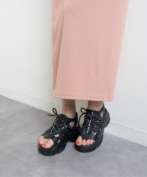 Fabby fabby（ファビィーファビィー）の「厚底カットワークスポーツサンダル（サンダル・レディース・ブラック/オフホワイト・SMALL/MEDIUM/LARGE）」の12枚目の写真