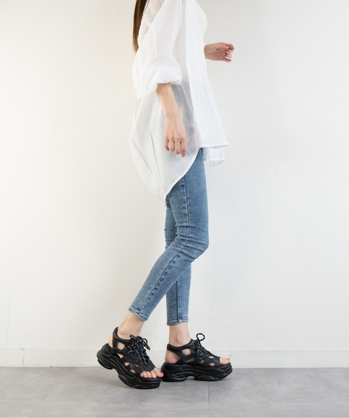 Fabby fabby（ファビィーファビィー）の「厚底カットワークスポーツサンダル（サンダル・レディース・ブラック/オフホワイト・SMALL/MEDIUM/LARGE）」の16枚目の写真