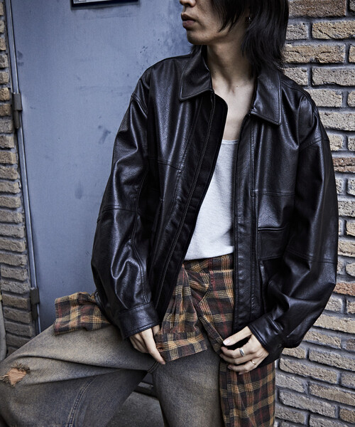 FREAK'S STORE(フリークスストア)の「FREAK’S STORE/フリークスストア フェイクレザー ジップアップ ブルゾン/リラックスフィット(ブルゾン・メンズ・ブラック/ブラウン・MEDIUM/LARGE)」の14枚目の写真