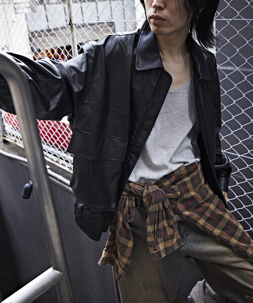 FREAK'S STORE(フリークスストア)の「FREAK’S STORE/フリークスストア フェイクレザー ジップアップ ブルゾン/リラックスフィット(ブルゾン・メンズ・ブラック/ブラウン・MEDIUM/LARGE)」の17枚目の写真