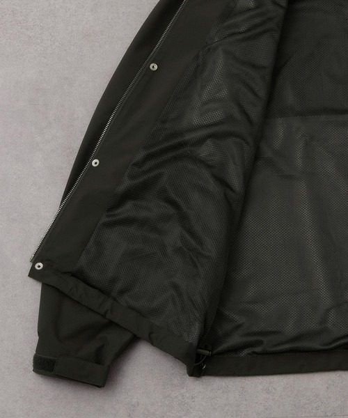 EMMA CLOTHES(エマクローズ)の「オーバーテックトラックブルゾン -ウォーターレペレント×ウィンドプルーフ-(ブルゾン・メンズ・ブラック/ライトグレー/ダークグレー・M/L)」の7枚目の写真