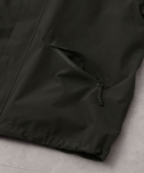 EMMA CLOTHES(エマクローズ)の「オーバーテックトラックブルゾン -ウォーターレペレント×ウィンドプルーフ-(ブルゾン・メンズ・ブラック/ライトグレー/ダークグレー・M/L)」の8枚目の写真