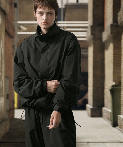 EMMA CLOTHES(エマクローズ)の「オーバーテックトラックブルゾン -ウォーターレペレント×ウィンドプルーフ-(ブルゾン・メンズ・ブラック/ライトグレー/ダークグレー・M/L)」の14枚目の写真