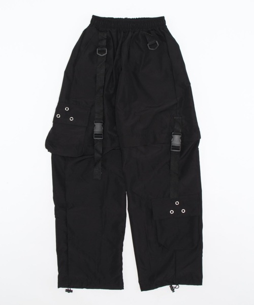 Nia(ニア)の「Nia(ニア)/カットアウト ワイドストリートパンツ(カーゴパンツ・レディース・ホワイト/ブラック・LARGE/MEDIUM/SMALL)」の16枚目の写真