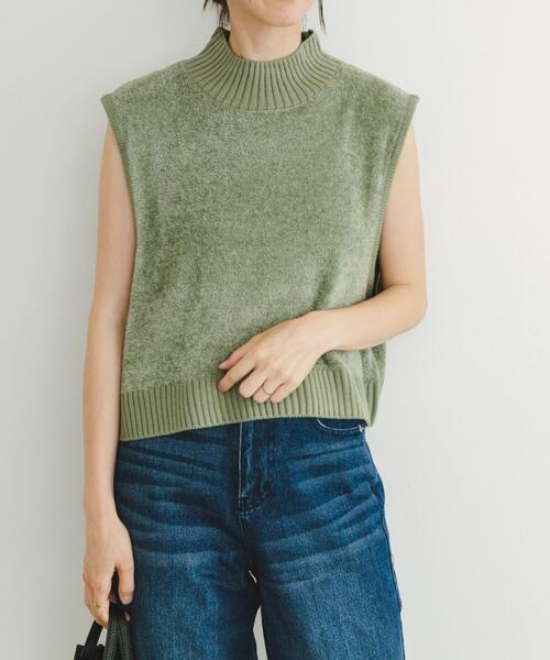 ITEMS URBANRESEARCH（アイテムズ アーバンリサーチ）の「ブークレハイネックベスト（ニット/セーター・レディース・ライトカーキ/チャコールグレー/オフホワイト・FREE）」の17枚目の写真