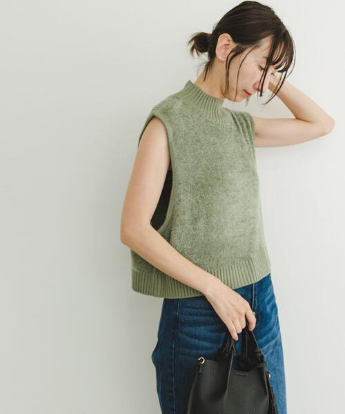 ITEMS URBANRESEARCH（アイテムズ アーバンリサーチ）の「ブークレハイネックベスト（ニット/セーター・レディース・ライトカーキ/チャコールグレー/オフホワイト・FREE）」の20枚目の写真