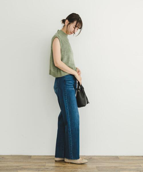 ITEMS URBANRESEARCH（アイテムズ アーバンリサーチ）の「ブークレハイネックベスト（ニット/セーター・レディース・ライトカーキ/チャコールグレー/オフホワイト・FREE）」の22枚目の写真