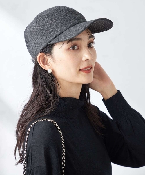 a.v.v(アーヴェヴェ)の「ヘリンボーンキャップ(キャップ・レディース・チャコールグレー/ブラウン・38)」の2枚目の写真