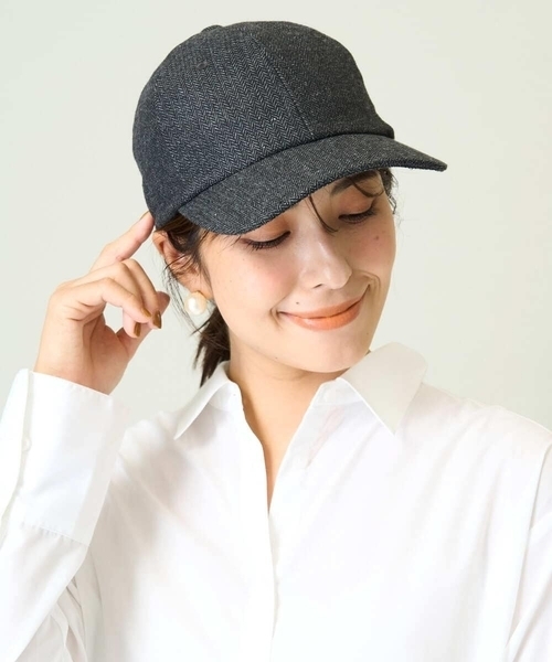 a.v.v(アーヴェヴェ)の「ヘリンボーンキャップ(キャップ・レディース・チャコールグレー/ブラウン・38)」の18枚目の写真