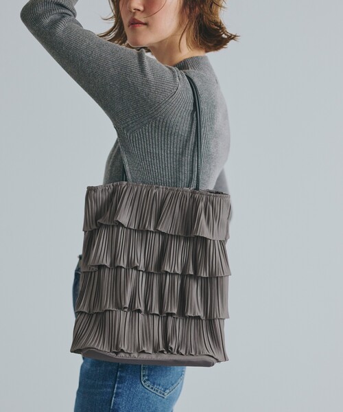 grove（グローブ）の「◆プリーツティアードトート（トートバッグ・レディース・ブラック/グレー/チャコールグレー・00）」の3枚目の写真