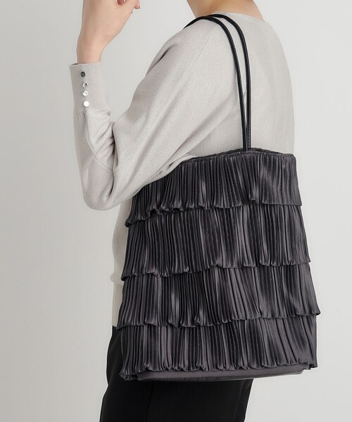 grove（グローブ）の「◆プリーツティアードトート（トートバッグ・レディース・ブラック/グレー/チャコールグレー・00）」の2枚目の写真