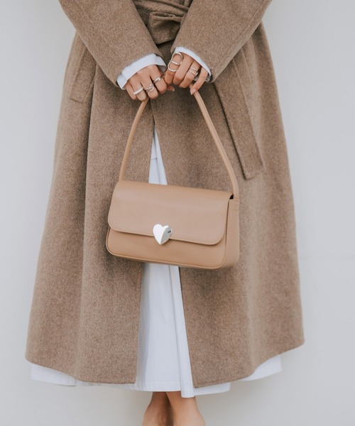 EFOLE（エフォル）の「Heart motif oneshoulder bag / ハートモチーフ ワンショルダー バッグ（ショルダーバッグ・レディース・ベージュ/オフホワイト・FREE）」の2枚目の写真