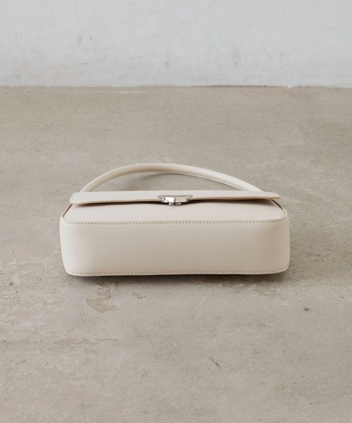 EFOLE（エフォル）の「Heart motif oneshoulder bag / ハートモチーフ ワンショルダー バッグ（ショルダーバッグ・レディース・ベージュ/オフホワイト・FREE）」の4枚目の写真