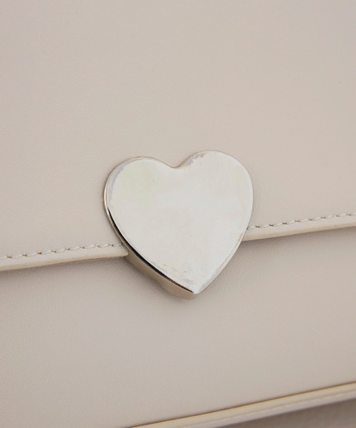 EFOLE（エフォル）の「Heart motif oneshoulder bag / ハートモチーフ ワンショルダー バッグ（ショルダーバッグ・レディース・ベージュ/オフホワイト・FREE）」の5枚目の写真