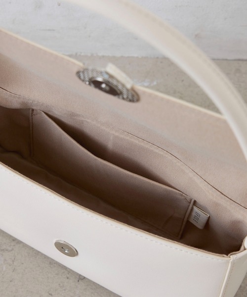 EFOLE（エフォル）の「Heart motif oneshoulder bag / ハートモチーフ ワンショルダー バッグ（ショルダーバッグ・レディース・ベージュ/オフホワイト・FREE）」の7枚目の写真