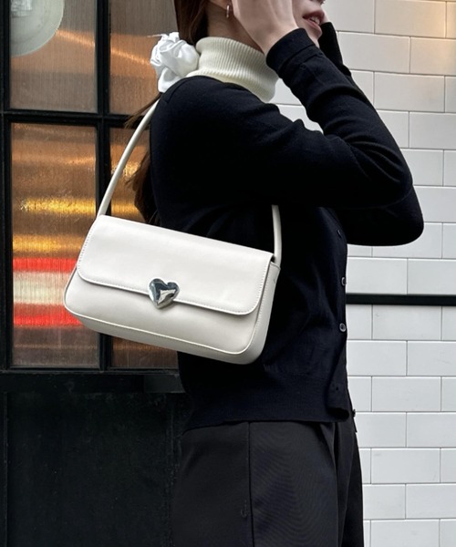 EFOLE(エフォル)の「Heart motif oneshoulder bag / ハートモチーフ ワンショルダー バッグ(ショルダーバッグ・レディース・ベージュ/オフホワイト・FREE)」の16枚目の写真
