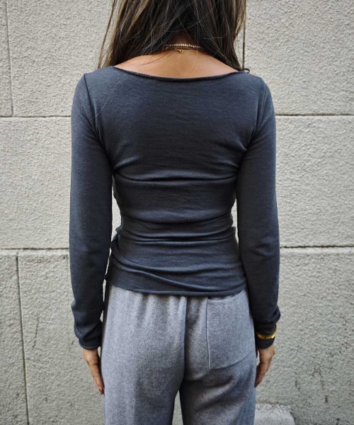 esutoreja（エストレジャ）の「Vネックシンプルトップス（Tシャツ/カットソー・レディース・ブラック/グレー/ホワイト/チャコール・FREE）」の18枚目の写真