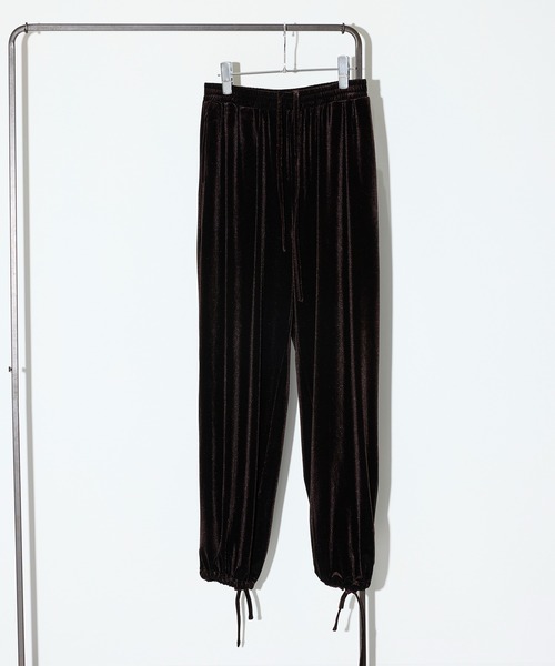 vieux by MAISON BREEZE(ビューバイメゾンブリーズ)の「【vieux by MAISON BREEZE】イージーベロアパンツ Easy velour pants(その他パンツ・レディース・ライトベージュ/チャコールグレー/ダークブラウン・FREE)」の5枚目の写真
