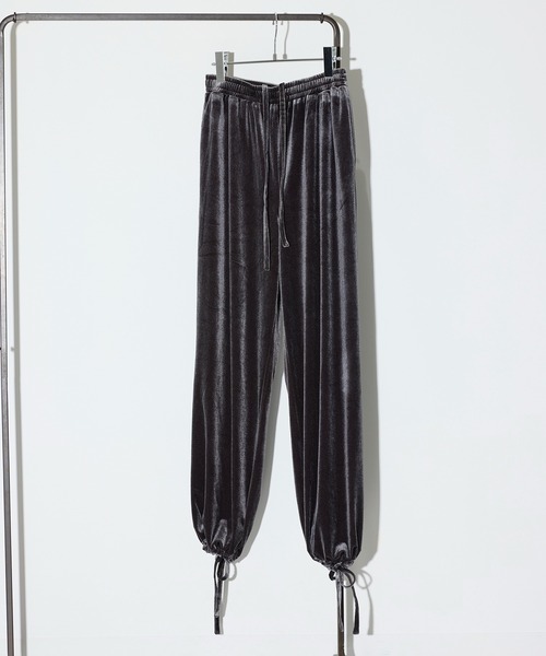 vieux by MAISON BREEZE(ビューバイメゾンブリーズ)の「【vieux by MAISON BREEZE】イージーベロアパンツ Easy velour pants(その他パンツ・レディース・ライトベージュ/チャコールグレー/ダークブラウン・FREE)」の4枚目の写真