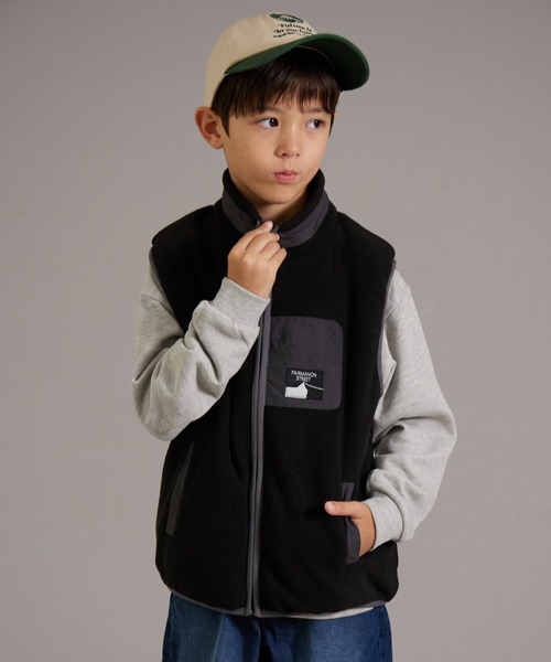 PAIRMANON STREET（ペアマノンストリート）の「【PAIRMANON STREET】マイクロフリース 無地 クレイジー 配色 ベスト（ベスト・キッズ・ベージュ/グリーン系その他/ベージュ系その他/ブラック系その他/ブラック/ブルー・100/120/150/160/140/90/130/110）」の2枚目の写真