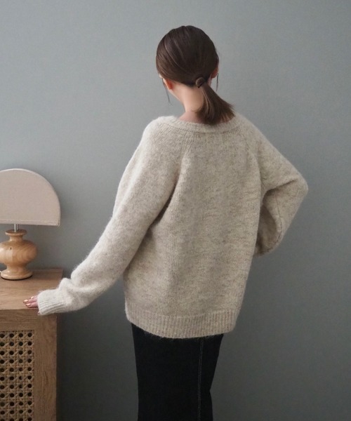 LAULEN（ローレン）の「heart button knit cardigan /ハートボタンニットカーディガン（カーディガン/ボレロ・レディース・アイボリー/チャコールグレー/ピンク・FREE）」の10枚目の写真