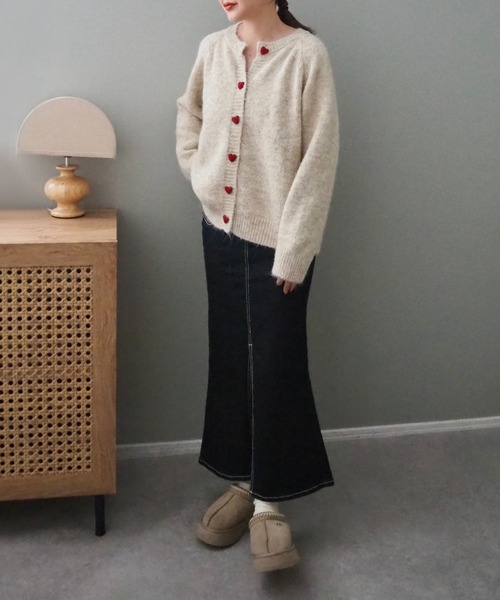 LAULEN（ローレン）の「heart button knit cardigan /ハートボタンニットカーディガン（カーディガン/ボレロ・レディース・アイボリー/チャコールグレー/ピンク・FREE）」の8枚目の写真