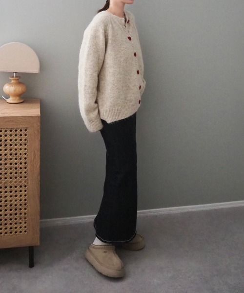 LAULEN（ローレン）の「heart button knit cardigan /ハートボタンニットカーディガン（カーディガン/ボレロ・レディース・アイボリー/チャコールグレー/ピンク・FREE）」の7枚目の写真