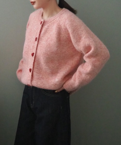 LAULEN（ローレン）の「heart button knit cardigan /ハートボタンニットカーディガン（カーディガン/ボレロ・レディース・アイボリー/チャコールグレー/ピンク・FREE）」の15枚目の写真