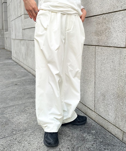 select MOCA by son(セレクトモカバイソン)の「タックバルーンワイドパンツ(その他パンツ・レディース・スミクロ/オフホワイト/グレイッシュブルー/ブラウン/ブラック・LARGE/MEDIUM)」の8枚目の写真