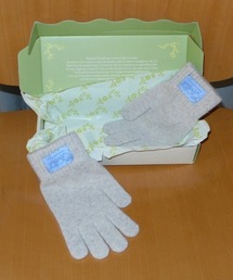 ROCKFISH WEATHERWEAR（ロックフィッシュウェザーウェア）の「FLUFFY SHORT GLOVES（手袋）」