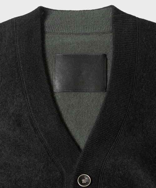 THE PERMANENT EYE(ザパーマネントアイ)の「CASHMERE REVERSIBLE CARDIGAN(カーディガン/ボレロ・メンズ・ブラック/ダークオレンジ/ブルー/グリーン/ダークグレー・48/44)」の19枚目の写真