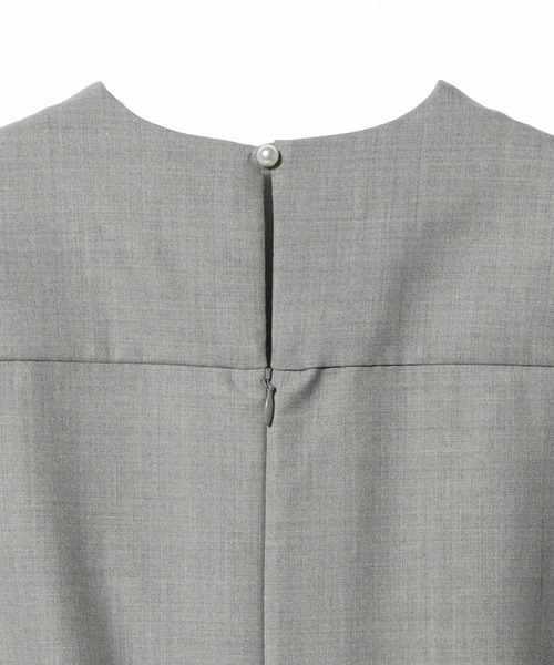 ESTNATION（エストネーション）の「ESTNATION / ツイストリボンパールワンピース《EXCLUSIVE》（ワンピース・レディース・ネイビー/グレー・36/38）」の22枚目の写真