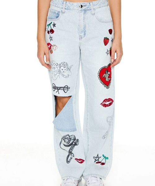 FOREVER 21（フォーエバー トゥエンティーワン）の「キューピッドパッチデニムパンツ（デニムパンツ・レディース・ライトブルー・25cm/27cm/24cm）」の5枚目の写真