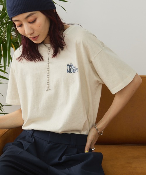Auntie Rosa Holiday(アンティローザホリデー)の「ヴィンテージライクワッペンプリントロゴTEE(Tシャツ/カットソー・レディース・チャコールグレー/ナチュラル/ブルー・FREE)」の5枚目の写真