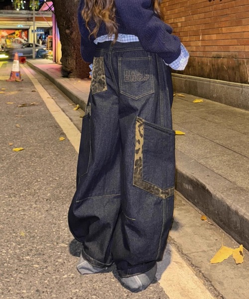 lilful(リルフル)の「レオパード柄 バレルレッグ ワイドカーブデニムパンツ(デニムパンツ・レディース・ブラック/ブルー・S/M)」の4枚目の写真