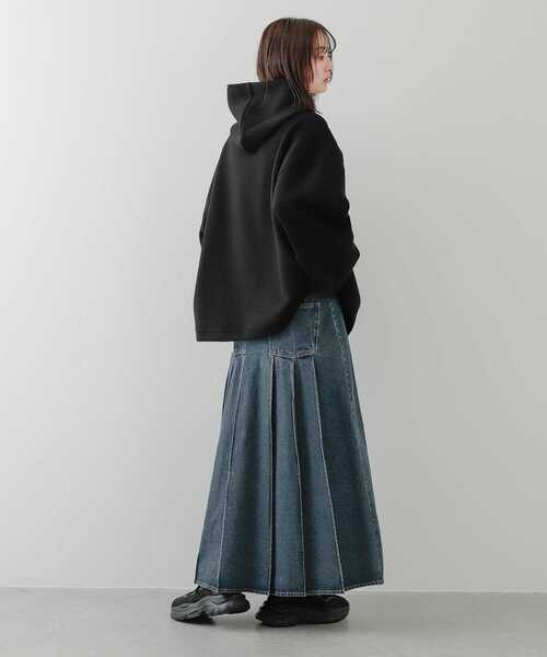 SENSE OF PLACE by URBAN RESEARCH（センスオブプレイスバイアーバンリサーチ）の「プリーツデニムスカート（デニムスカート・レディース・ライトインディゴブルー/インディゴブルー・MEDIUM/SMALL）」の17枚目の写真