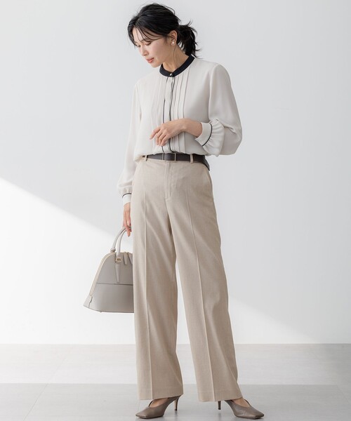 23区(ニジュウサンク)の「【セットアップ対応/防シワ性/洗える】アイアスマットストレッチ セミワイド パンツ(その他パンツ・レディース・ベージュ系/ネイビー系・36/38/40/42)」の3枚目の写真