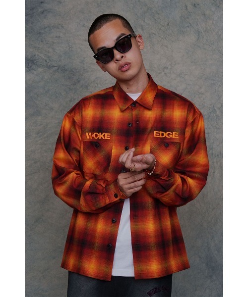WOKE EDGE（ウォークエッジ）の「ロングスリーブ｜Ombre Shadow Check Shirt｜WOKE EDGE（シャツ/ブラウス・メンズ・ブルー/レッド・M/L/XL）」の2枚目の写真