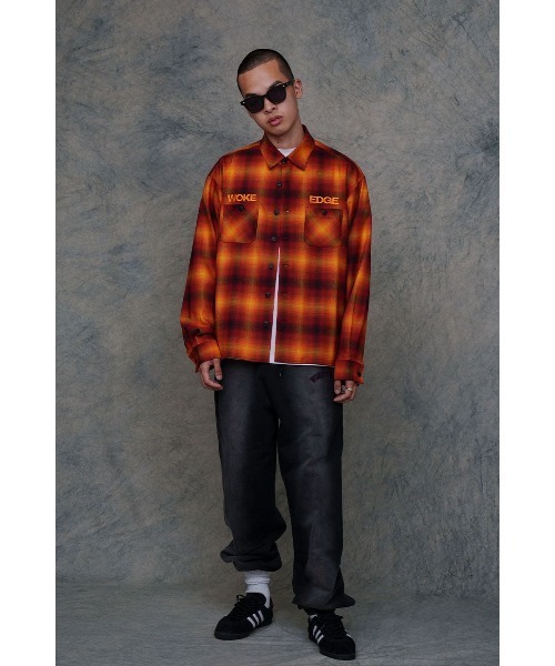 WOKE EDGE（ウォークエッジ）の「ロングスリーブ｜Ombre Shadow Check Shirt｜WOKE EDGE（シャツ/ブラウス・メンズ・ブルー/レッド・M/L/XL）」の3枚目の写真