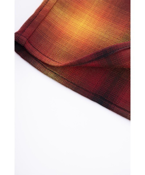 WOKE EDGE（ウォークエッジ）の「ロングスリーブ｜Ombre Shadow Check Shirt｜WOKE EDGE（シャツ/ブラウス・メンズ・ブルー/レッド・M/L/XL）」の9枚目の写真