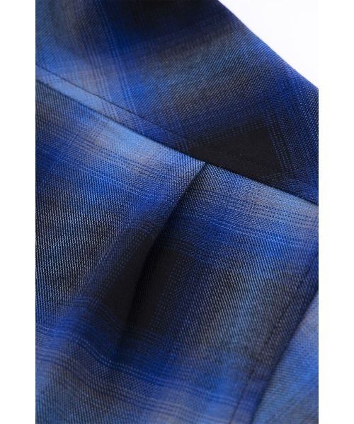 WOKE EDGE（ウォークエッジ）の「ロングスリーブ｜Ombre Shadow Check Shirt｜WOKE EDGE（シャツ/ブラウス・メンズ・ブルー/レッド・M/L/XL）」の14枚目の写真