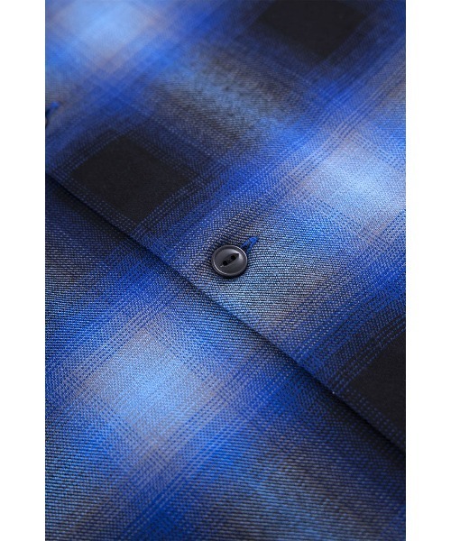 WOKE EDGE（ウォークエッジ）の「ロングスリーブ｜Ombre Shadow Check Shirt｜WOKE EDGE（シャツ/ブラウス・メンズ・ブルー/レッド・M/L/XL）」の18枚目の写真