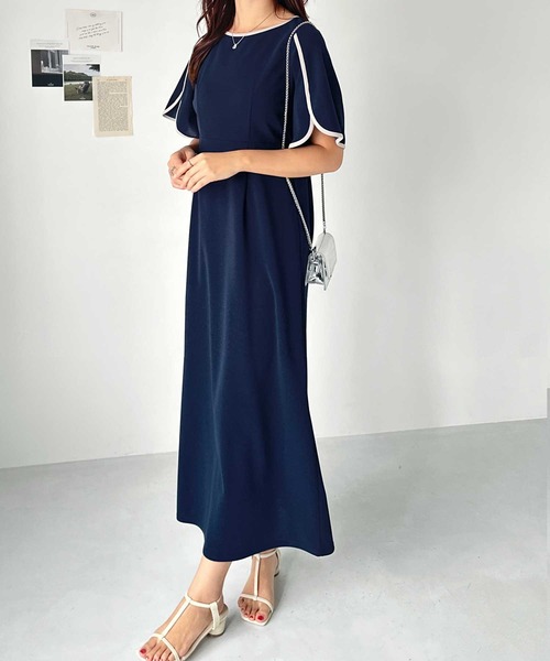 GeeRA（ジーラ）の「スリット入り配色フレアースリーブワンピース（ワンピース・レディース・ネイビー/ブラック・LARGE/X-LARGE/MEDIUM）」の9枚目の写真