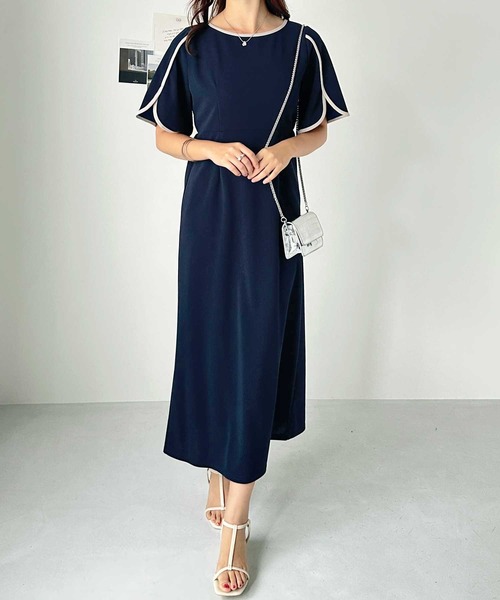 GeeRA（ジーラ）の「スリット入り配色フレアースリーブワンピース（ワンピース・レディース・ネイビー/ブラック・LARGE/X-LARGE/MEDIUM）」の11枚目の写真