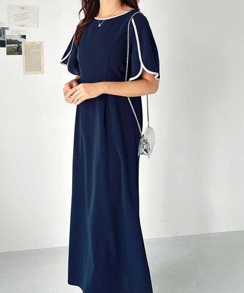 GeeRA（ジーラ）の「スリット入り配色フレアースリーブワンピース（ワンピース・レディース・ネイビー/ブラック・LARGE/X-LARGE/MEDIUM）」の10枚目の写真