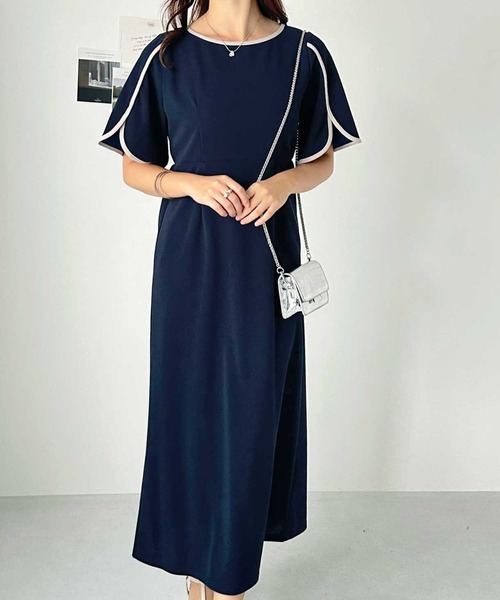 GeeRA（ジーラ）の「スリット入り配色フレアースリーブワンピース（ワンピース・レディース・ネイビー/ブラック・LARGE/X-LARGE/MEDIUM）」の15枚目の写真