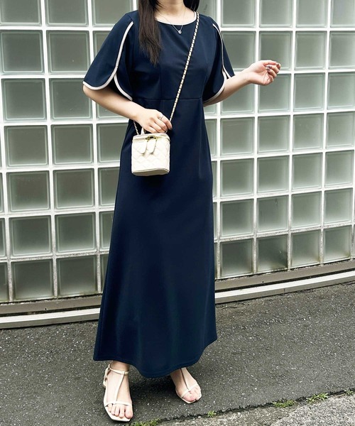 GeeRA（ジーラ）の「スリット入り配色フレアースリーブワンピース（ワンピース・レディース・ネイビー/ブラック・LARGE/X-LARGE/MEDIUM）」の13枚目の写真